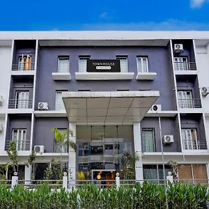 Super Townhouse Medavakkam Near Jayachandran